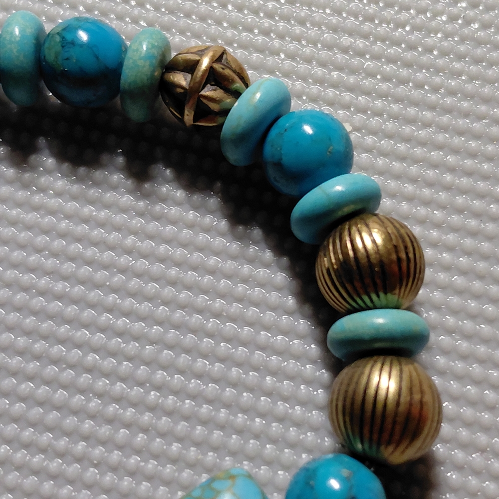 Elegant Turquoise Bracelet with Gold Accents Size 6.5" - Picture 4 of 5
